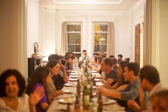 an understanding of the sabbath dinner Under jewish law, every jew must eat three meals on the sabbath one of the meals must include bread observant jews will usually eat. an understanding of the sabbath dinner Under jewish law, every jew must eat three meals on the sabbath one of the meals must include bread observant jews will usually eat.