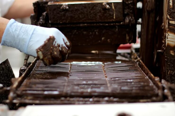 2017-07-18-BK-jomart-chocolates-chocolate-conveyer-belt