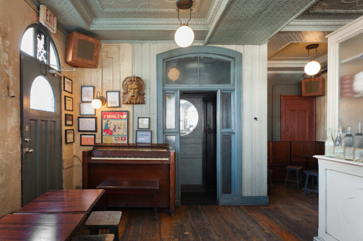 Achilles_interiors_lrg-8