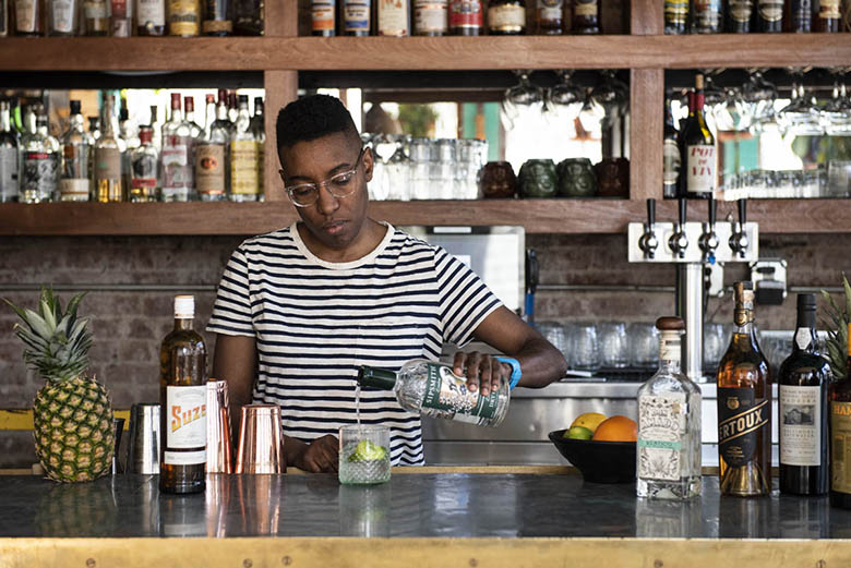 shannon-mustipher-gladys-bar